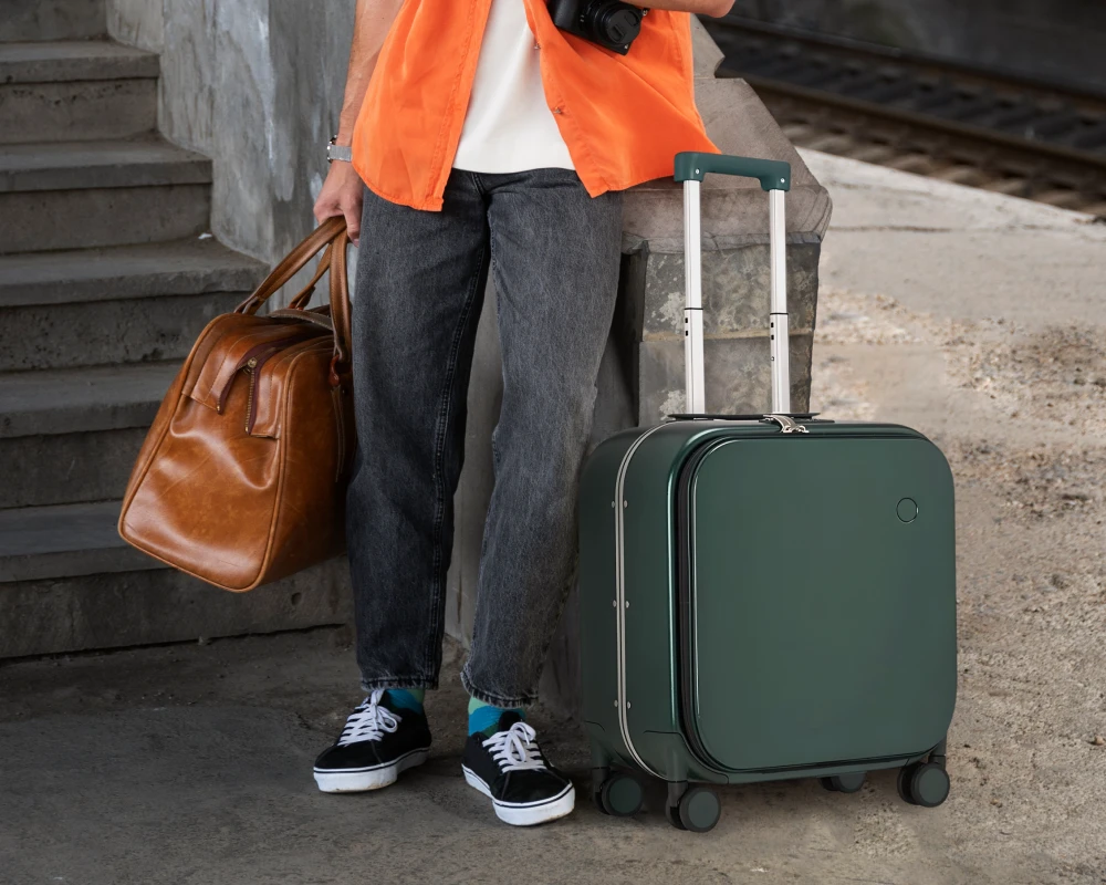 The Art of Traveling Light: Redefining Journeys with Lightweight International Travel Luggage